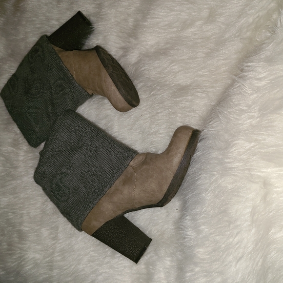 Muk Luks Size 10 Tan Faux Leather Gray Knit Upper - Picture 5 of 11
